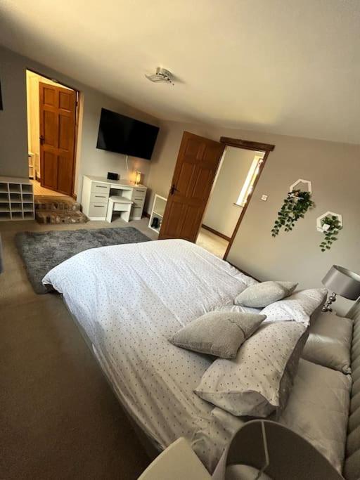 Holmleigh Annexe Lägenhet Tamworth Exteriör bild